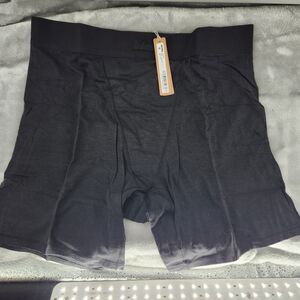 Skims Medium Onyx Black Boyfriend Boxer NWT